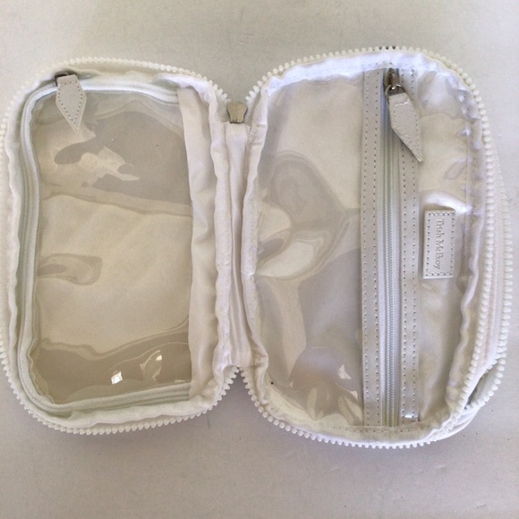 TRISH MCEVOY QUILTED WHITE MAKEUP BAG - Picture 13 of 13